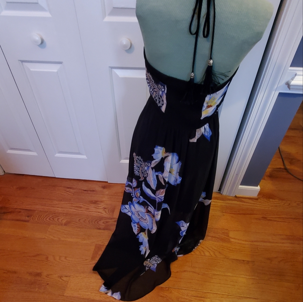 White House Black Market backless dress - Picture 4 of 5